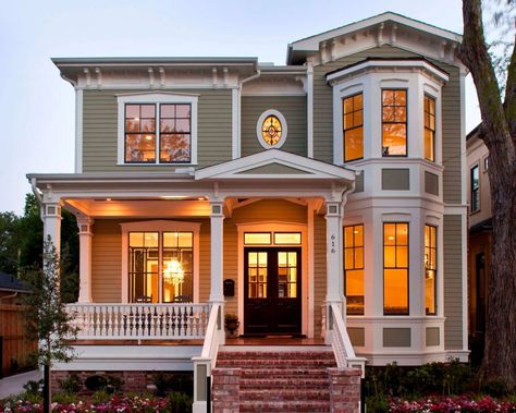 Victorian Style House Exterior - Home Decorating Trends - Homedit Modern Victorian Homes Exterior, Bay Window Exterior, Scandinavian Exterior, Victorian Homes Exterior, Victorian Exterior, Victorian Style House, Victorian Style Homes, Real Estat, Casa Vintage