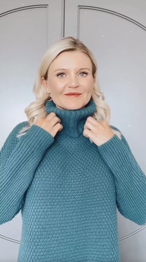 Bulky Turtleneck Sweater, How To Roll Turtle Neck Sweater, How To Fold A Turtleneck Neck, How To Fold Turtle Neck Collar, How To Style Oversized Turtleneck, How To Fold A Turtleneck Sweaters, How To Wear A Cowl Neck Sweater, Jewelry With Turtleneck Sweater, Turtle Neck Hacks