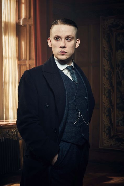 John Shelby Peaky Blinders, John Shelby, Finn Cole, Peaky Blinders Series, Michael Cole, Peaky Blinders Characters, Joe Cole, Peaky Blinders Tommy Shelby, John Boy