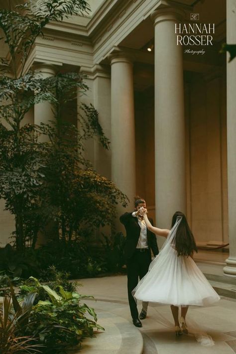 Take a look at these stunning elopement photos in the DC National Gallery of Art. If you're looking for stunning and classic elopement or wedding photos, inquire with Hannah Rosser Photography at the link. City Courthouse Wedding, Art Museum Photoshoot, Classic Elopement, Dc Wedding Photos, Dc Elopement, Dc Engagement Photos, Elopement Photoshoot, Modern Elopement, Art Gallery Wedding