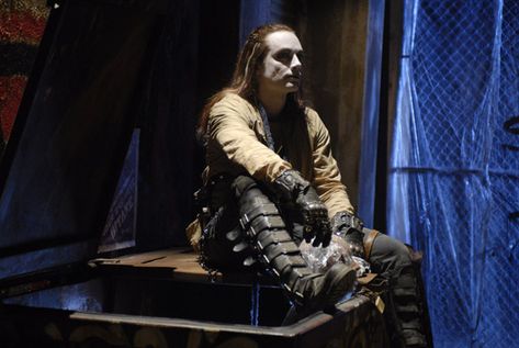 Terrance Zdunich as Graverobber in Repo! The Genetic Opera. Grave Robber, Repo The Genetic Opera, Repo Man, Rock Opera, Pale Face, White Lips, Musical Movies, Genetic, Horror Movies