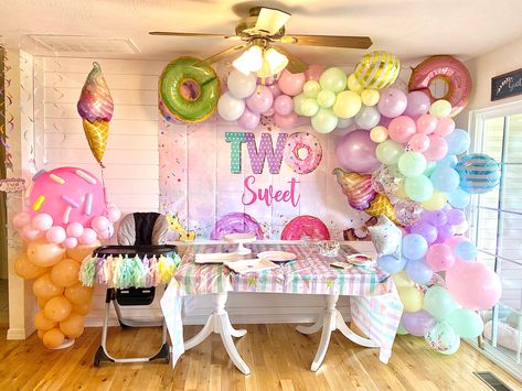 Two Sweet Candy Birthday Party, 2 Sweet Balloon Garland, Sweets Balloon Garland, Two Sweet Balloon Garland, Two Sweet Balloons, Two Sweet Party 2nd Birthday Backdrop, Two Sweet Backdrop, Ice Cream Birthday Party Theme, Candy Land