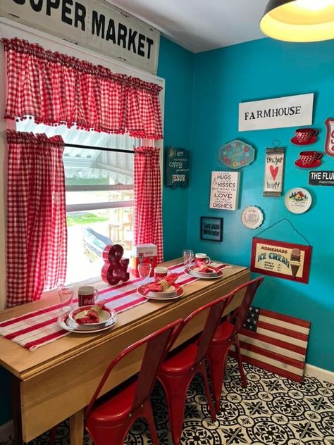 Red And Turquoise Kitchen, Blue And Red Kitchen, Red And Teal Kitchen, Red Kitchen Ideas, Red And White Kitchen, Mom Kitchen, Turquoise Kitchen, Teal Kitchen, Teal Accents