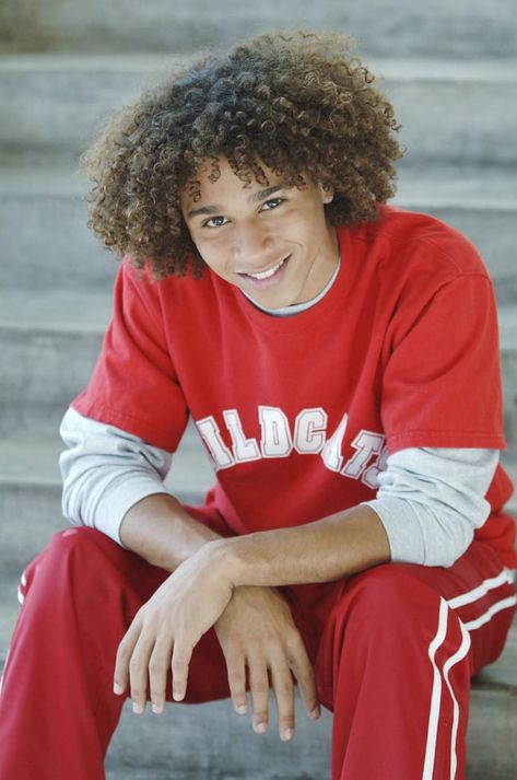 Chad Danforth From High School Musical Chad Danforth, Disney Channel Halloween, High School Musical Costumes, Party Moodboard, Troy And Gabriella, Corbin Bleu, High School Musical 3, High School Music, Disney High Schools