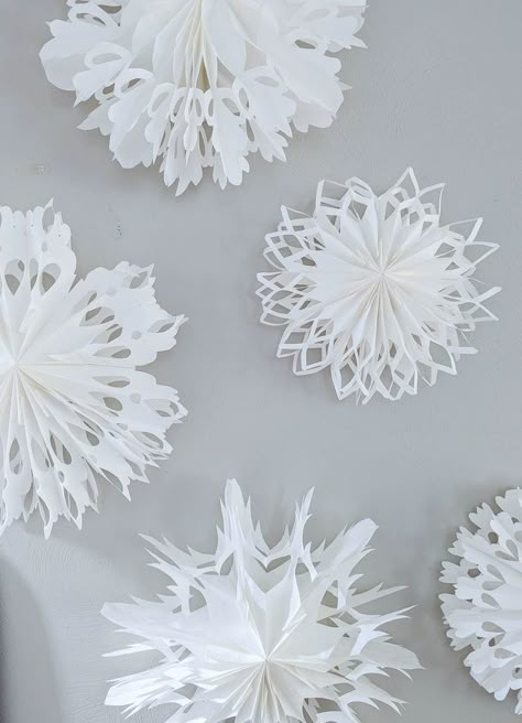 How to make gorgeous 3D paper bag snowflakes Tissue Paper Snowflakes Diy, Paper Bag Snowflake Patterns, 3d Snowflakes How To Make, Paperbag Snowflakes, Diy Paper Snowflakes Pattern, Snowflake Maker, Paper Bag Snowflakes, Bag Snowflakes, Sew Ornaments