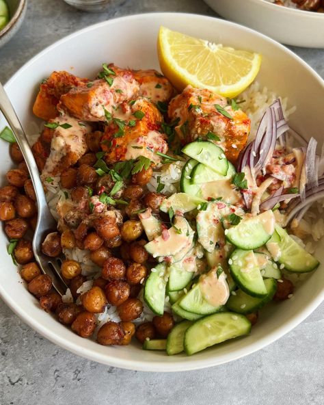 Salmon Chickpea Bowl, Salmon Chickpea Salad, Salmon And Chickpeas, Something Nutritious, Harissa Bowl, Salmon Chickpeas, Salmon Bowls Healthy, Harissa Salmon, Salmon Bowls