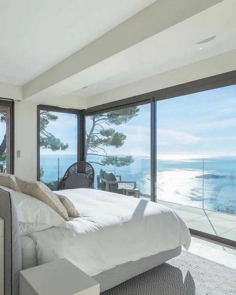 Beach Home Interiors, Plettenberg Bay, Coastal Bedroom Decorating, Beach Bedroom, Modern Beach House, Coastal Bedroom, Beach House Interior, Beach House Design, Home Modern