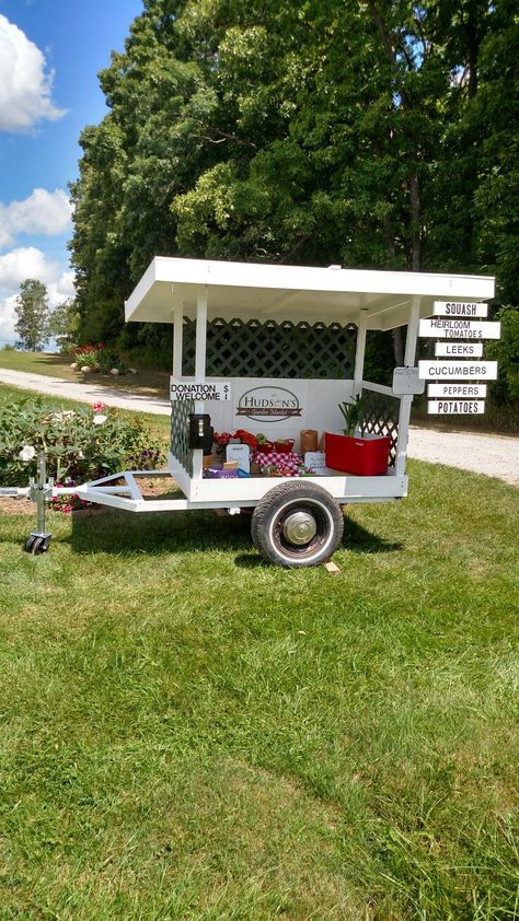 Market Carts Farm Stand, Farmstand Cart, Self Service Farm Stand, Easy Diy Farm Stand, Farm Stand Cart, Garden Carts On Wheels, Farm Stand Trailer, Vegetable Stand Roadside, Farm Stand On Wheels