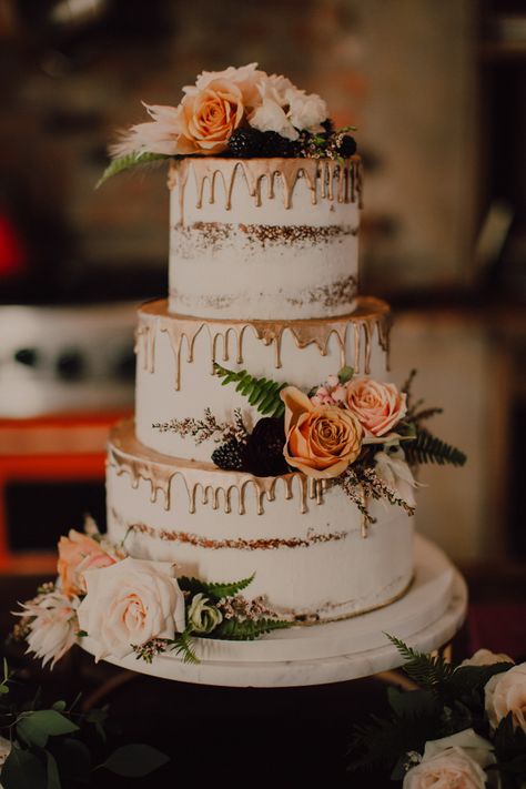 Country Wedding Cakes, Religious Wedding, Boho Chic Wedding Cake, Quinceñera Ideas, Wedding Cake Tops, Floral Wedding Cake, Romantic Wedding Cake, Floral Wedding Cakes, Naked Cakes