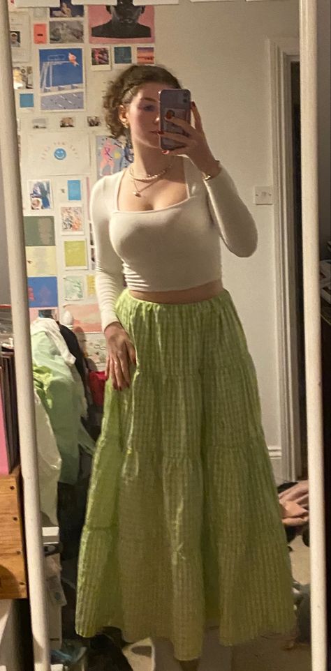 St patricks day green gingham skirt midi tiered white square nexk top sixth form inspo inspriration Green Gingham Skirt Outfit, Gingham Skirt Outfit, White Tops Outfit, Cottage Core Fashion, Core Fashion, Skirt Aesthetic, Sixth Form, Gingham Skirt, Green Gingham