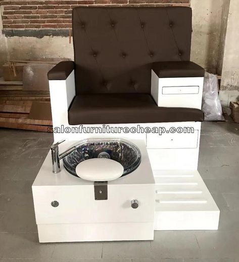 Diy Pedicure Station Platform, Pedicure Bench Ideas, Pedicure Chair Ideas Small Spaces, Diy Pedicure Station, Nail Studio Ideas Small Spaces, Pedi Station, Pedicure Chair Ideas, Pedicure Bench, Spa Room Ideas