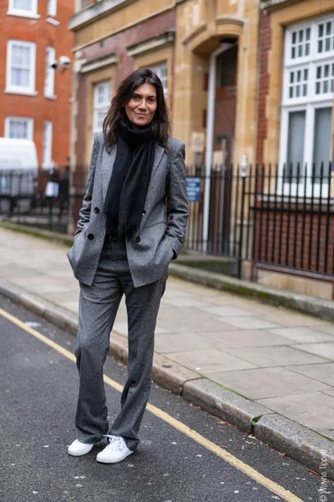 Street Style Aesthetic – Wayne Tippetts » Blog Archive » Emmanuelle Alt Emmanuel Alt, Emmanuelle Alt Style, Smart Chic, Chic Clothing Style, Winter Trousers, French Vogue, Emmanuelle Alt, Alt Style, Pinterest Fashion