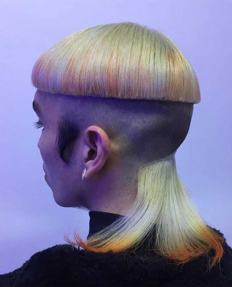 32+ Stylish Modern Bowl Cut Hairstyles for Men - Men's Hairstyle Tips #menshair #longhairmen #bowlcut #menshairstyles #menshaircut #menshaircuts #bowlcutfade Funky Hairstyles Men, Bowl Cuts For Women, Disconnected Haircut, Jellyfish Hair, Jellyfish Haircut, Short Hairstyles Women, Super Short Haircuts, Bowl Haircuts, Tan Skin Blonde Hair