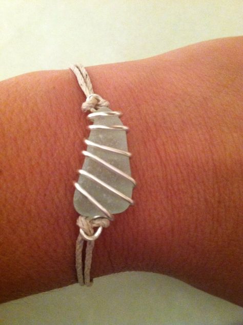 Sea Glass Wrapping, Sea Glass Necklace Wire Wrapped, Seaglass Bracelet Diy, Sea Glass Bracelet Diy, Sea Glass Bracelets, How To Make Sea Glass Jewelry, Seaglass Jewelry Diy, Sea Glass Jewellery, Seaglass Bracelets