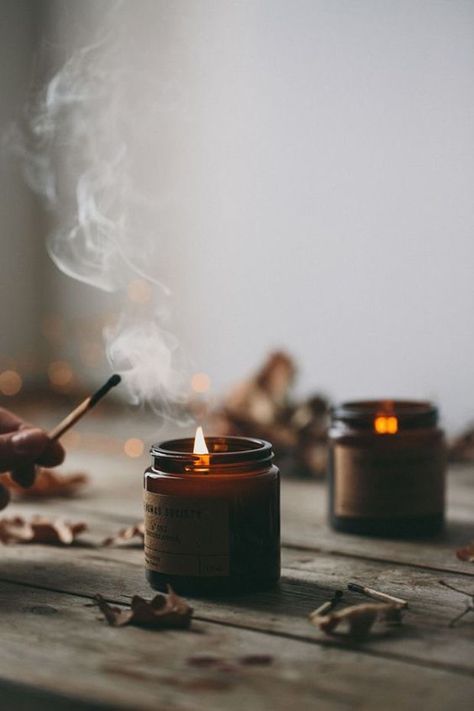 Diy Keramik, Soya Mumu, Candles Photography, Hygge Decor, Fall Inspiration, Sigmund Freud, Candle Magic, Autumn Aesthetic, Winter Aesthetic