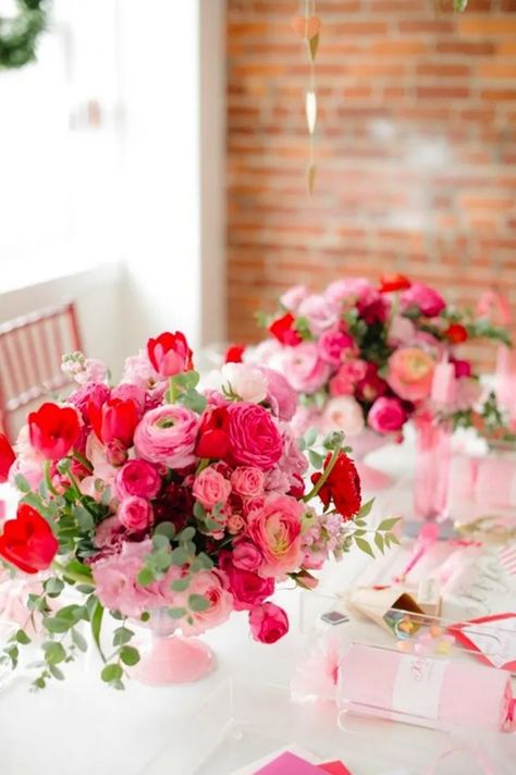 Red Centerpieces, Pink Flower Arrangements, Pink Centerpieces, Birthday Flowers Bouquet, Valentine Bouquet, Birthday Bouquet, Valentines Flowers, Trendy Flowers, Beautiful Flower Arrangements