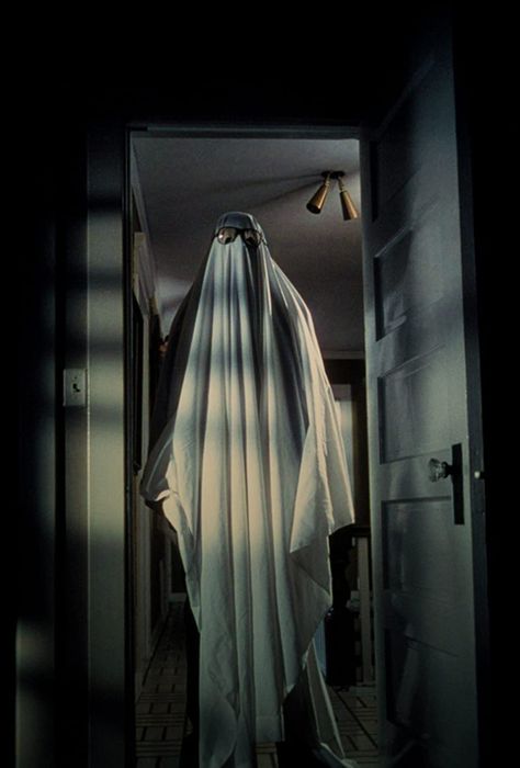 Halloween (1978) Halloween 1978 Aesthetic, Halloween Movie 1978, Angelica Huston, Halloween Films, Raul Julia, John Carpenter Halloween, Halloween 1978, Halloween Iii, The Boogeyman