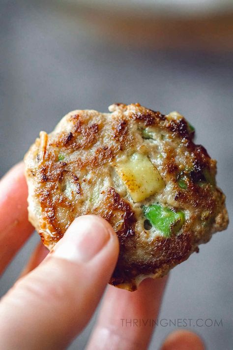 Turkey Avocado Patties For Baby (BLW) Toddlers, Kids - ThrivingNest Blw Ground Turkey Recipes, Ground Beef Blw Recipe, Avocado Blw Recipes, Baby Veggie Patties, Blw Recipes 6 Months Lunch, Egg Free Blw, Avocado For Babies, Turkey Nuggets For Baby, Grain Free Toddler Meals