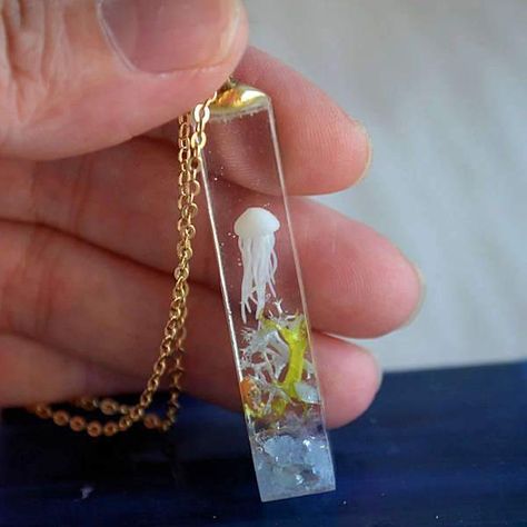 Jellyfish necklace 3d Jellyfish, Scene Necklace, Glow In The Dark Necklace, Jellyfish Necklace, Dark Necklace, Underwater Scene, Mountain Jewelry, Resin Jewellery, Magical Jewelry