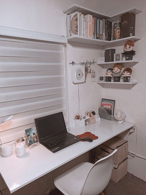 Modern and Stylish study table design ideas Low Budget Bedroom Ideas Minimalist, Home Decor Ideas Low Budget, Low Budget Aesthetic Room, Low Budget Desk Setup, Study Desk Ideas Minimalist, Aesthetic Set Up, Minimalist Kpop Bedroom, Room Renovation Ideas Bedroom, Room Ideas For Small Rooms Minimalist