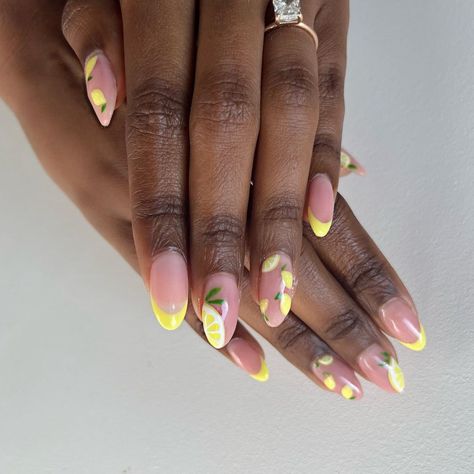 Yellow Nails Lemon Design, Lemons Nail Art, Italy Inspired Nail Art, Lemon Tip Nails, Lemon French Nails, Euro Summer Nails 2024, Italy Nails Ideas, Italian Nails Designs, Short Lemon Nails