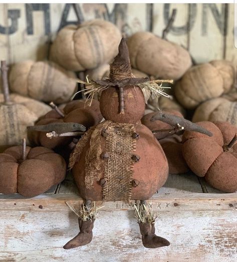 Halloween Primitives, Primitive Dolls Handmade, Primitive Pumpkin, Fall Scarecrows, Fall Stuff, Primitive Art, Primitive Snowmen, Primitive Fall, Primitive Halloween