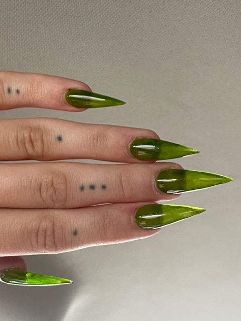 Green Claw Nails, Green Transparent Nails, Clear Green Nails, Green Stilleto Nails, Green Jelly Nails, Moss Nails, Stained Glass Nail Art, Stained Glass Nails, Claws Nails