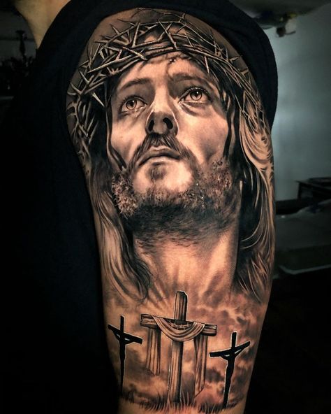 UBIRATAN TATTOO ARTIST on Instagram: “@ubiratantattoostudio #realismo #realistic #ubiratantattoostudio #inked #jesus #jesuscristo #religion” Nazareno Tattoo Design, Jesus Tattoo On Arm, Jesus Hand Tattoo, Jesus On Cross Tattoo, Rip Tattoos For Dad, Jesus Tattoo Sleeve, Christus Tattoo, Tattoo Jesus, Jesus Christ Tattoo