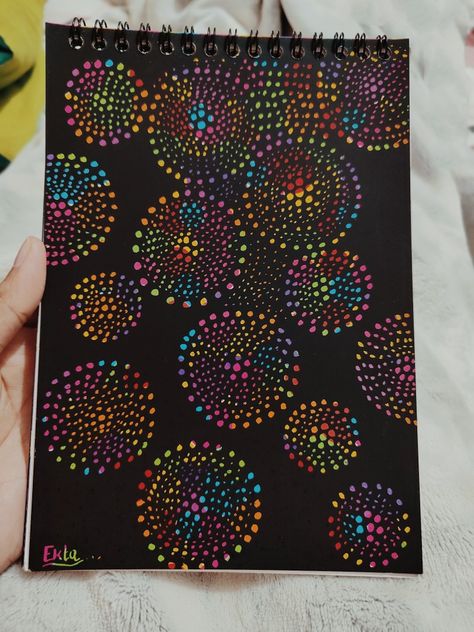 Scratching the colorful ripples of hopes Rainbow Scratch Art Ideas, Scratch Paper Art, Scratch Paper, Doodles Drawings, Notes Art, Simple Mandala, Scratch Art, Paper Craft Diy Projects, Art Painting Gallery