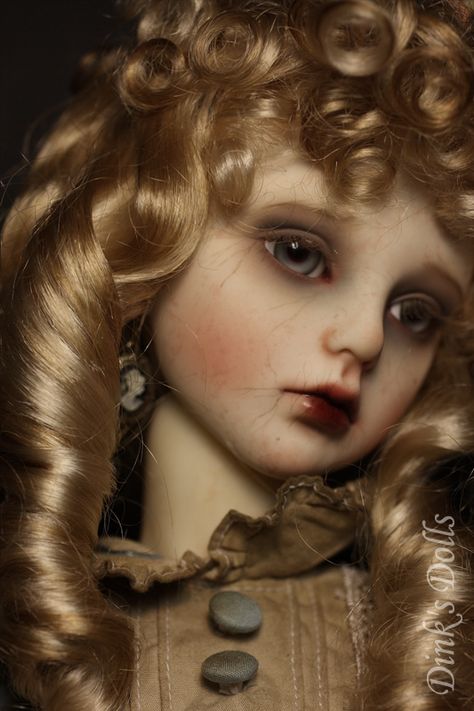 Alice as a Vessel Porcelain Doll Repaint, Porcelain Doll Photoshoot, Porcline Dolls Vintage, Vintage Doll Aesthetic, Custom Dolls Repaint, Cracked Porcelain Doll, Porcelain Doll Face, Porcelain Doll Aesthetic, Doll Reference