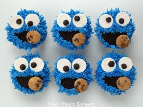 Elmo Cupcakes, Cookies Monster, The Cookie Monster, Cookie Monster Birthday Party, Cookie Monster Cupcakes, Cookie Monster Party, Mini Chocolate Chip Cookies, Cookie Monster Birthday, Monster Cupcakes