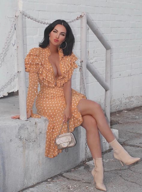 Natalie Halcro, Wife Clothes, Hit Girls, Midsize Outfits, Polka Dots Outfit, Hacks Clothes, Fairy Fashion, Fashion Hacks, Easy Trendy Outfits