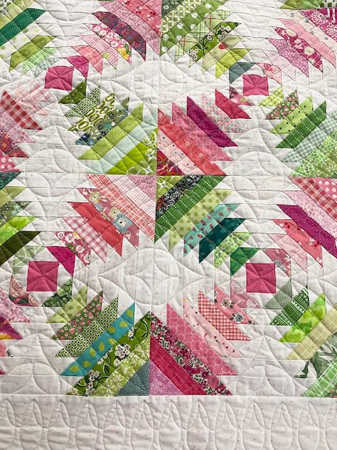 Pineapple Block Quilts, Pineapple Quilts Ideas, Accuquilt Quilts, Pineapple Quilt Pattern, Pineapple Block, Pineapple Quilt Block, Pineapple Quilts, Pineapple Quilt, Block Quilts