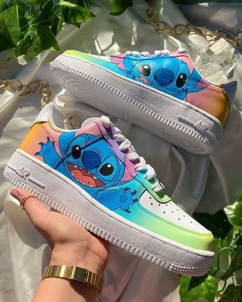 Custom Shoes Diy, Painted Sneakers, Nike Shoes Girls, Preppy Shoes, Stitch Clothes, Air Force 1 Custom, Disney Shoes, Baskets Nike, Custom Air Force 1