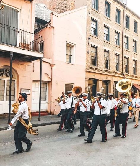 French Quarter Hotels, Large Wedding Venues, Perfect Playlist, New Orleans Party, New Orleans History, Pet Parade, Nola Wedding, New Orleans Hotels, Elegant Wedding Venues