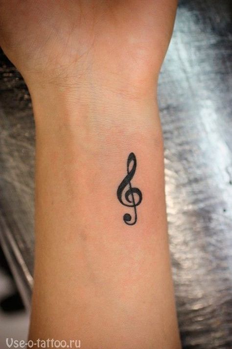 Risk Tattoo, Tattoo Artist Tattoo, Places For Tattoos, Minimalist Tattoo Ideas, Palm Tattoos, Music Tattoo Designs, Artist Tattoo, Inspiration Tattoo, Tattoo Cover Up