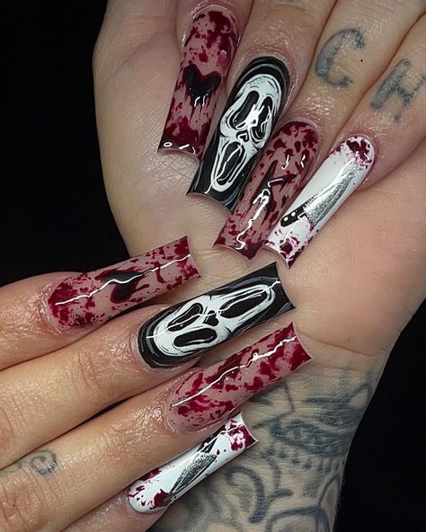 Ghost face freestyle 🔪🖤 Book ur spooky set neooww👻 #screamnails #nailart #naildesign #nailinspo #explore #halloween #halloweennails #ghostface #blood #spookyszn #spooky #spookynails # Ghost Face Nails Medium, Scream Inspired Nails, Ghost Face Nails Acrylic, How To Draw Ghostface On Nails, Scream Nail Designs, Ghost Face Nails Acrylic Coffin, Halloween Nails Ghostface, Ghostface Cherry Nails, Horror Nails Designs