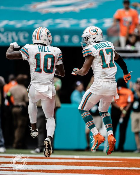 Tyreek Hill Wallpaper, Nfl Football Videos, Hill Wallpaper, Miami Dolphins Players, Nfl Dolphins, Tyreek Hill, Miami Football, Nfl Football Pictures, Nfl Football Art