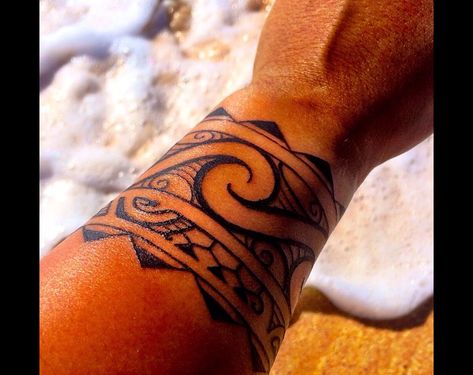 Polynesian arm band wave tattoo by Kaha Ki‘i Arts Wave Tattoo Wrist, Ta Moko Tattoo, Tato Maori, Wave Tattoo Design, Surf Tattoo, Maori Tattoos, Wave Tattoo, Maori Tattoo Designs, Samoan Tattoo