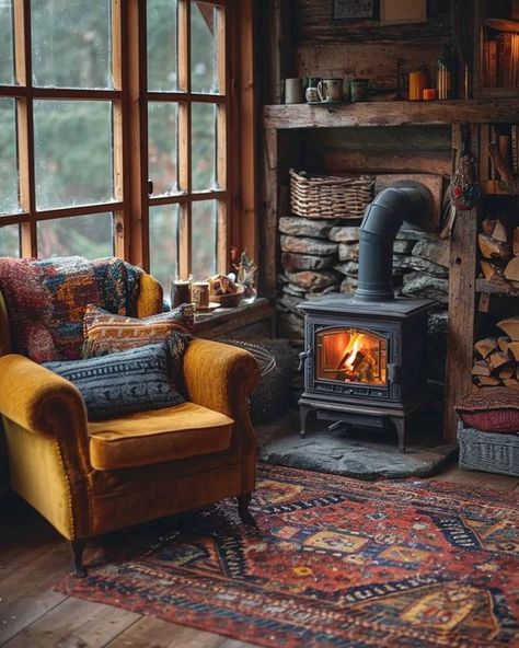 Tiny Fireplace Ideas, Log Cabin Rustic, Cabin Bedroom, Cottage Decor Farmhouse, Cabin Interiors, Dream Cottage, Tiny Cabin, Tiny House Cabin, Cabin Life