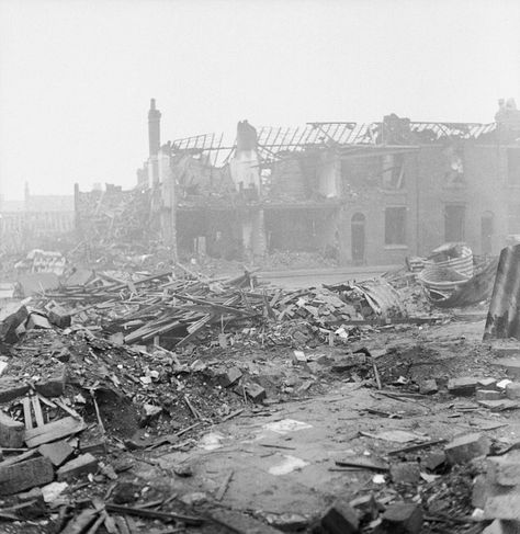 This "Accident" May Have Changed the Course of WWII London Blitz, British Architecture, The Blitz, Air Raid, Battle Of Britain, England Fashion, 80 Years, The Battle, Historical Photos