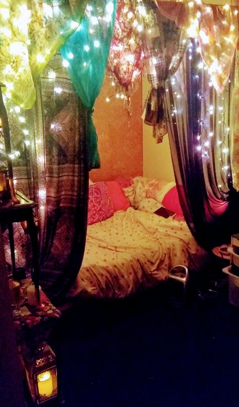 Create a nook out of your bed with a gypsy vibe made with a shower curtain rod and scarfs Hanging Bed Curtains, Bed Curtain Canopy, Bed Nook With Curtains, Diy Bed Canopy Curtains, Corner Bed Canopy Ideas, Tapestry Curtain Around Bed, Tapestry Canopy Bed, Tapestry Bed Canopy, Curtain Around Bed