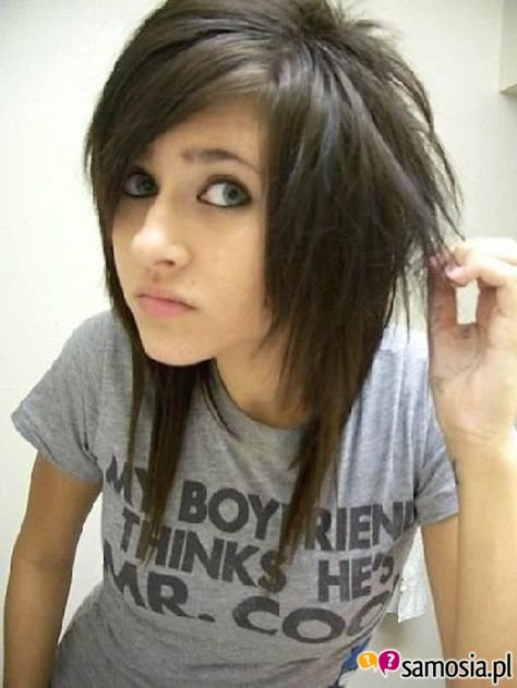 Miss my "emo" haircut.. Modern Scene Hair, Scene Haircuts, Emo Haircuts, Emo Hairstyle, Emo Scene Hair, Layered Hairstyles, Punk Hair, Emo Hair, Girl Haircuts