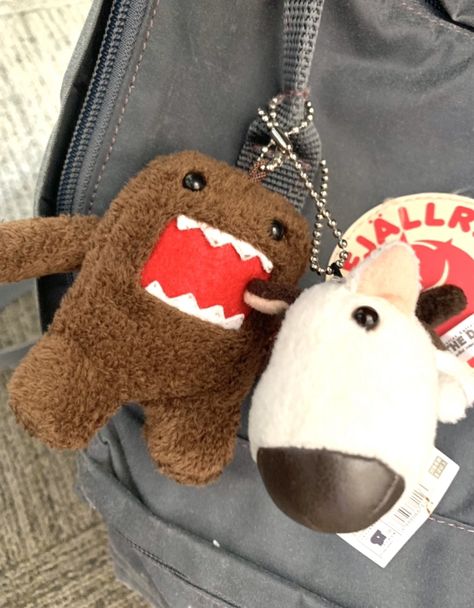 Domo Keychain, Domo Kun, Cool Keychains, Cute Keychain, Cute Little Things, Essential Bag, Cute Plush, Cute Bags, Phone Charm