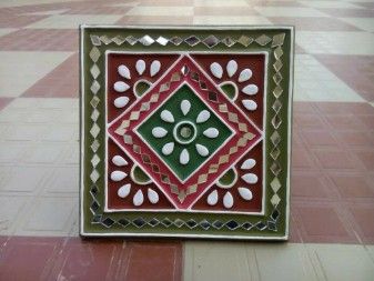 Tebal Stand, Lippan Artwork, Mud Mirror Work, Lippon Art, Mud Art, Painted Mirror Art, 7 Design, Mirror Crafts, Lippan Art