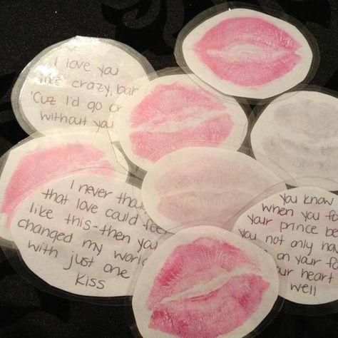 Cute little kisses and love notes for your some special. I think this would be a great care package gift. Cut little rounds of paper put on some lipstick and start kissing away. Write a love note on the back, laminate it and you have the perfect forever kiss for your love. <3 Diy Gifts For Lover, Kisses On Paper For Boyfriend, Diy Presents For Boyfriend Valentines, Valentines Boyfriend Gifts, Cute Couple Gifts Diy, Cute Notes To Leave Your Boyfriend, Valentines Gift For Boyfriend Romantic, Kiss Letter, Kiss Gift