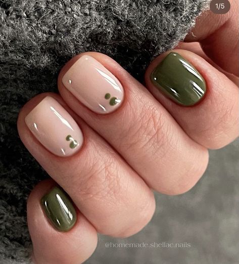 Simple At Home Gel Nail Designs, Short Olive Nails, Olive Gel Nails, Fall Olive Green Nails, Nail Art On Short Natural Nails, Rubber Gel Nails Ideas, Olive Color Nails, Rubber Nails Design, Natural Green Nails