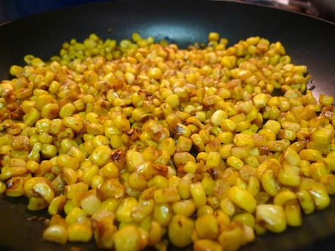 roasted corn kernels with garlic butter Roasted Corn Kernels, Roast Corn, Corn In The Oven, Oven Roasted Corn, Corn Recipes Side Dishes, Corn Side Dish, Broccoli Cheese Soup Recipes, Baked Corn, Summer Recipes Dinner