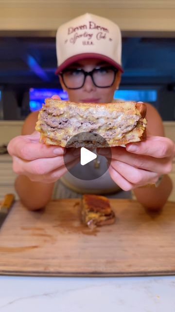 Tessa Sinatro on Instagram: "patty melt 🍔😮‍💨 #recipe #meat #pattymelt #cooking #cheese #bread #dinner" Patty Melt Sauce Recipe, Patty Melt Sauce, Meat Patty Recipe, Patty Melt Recipe, Bread Dinner, Melt Recipe, Patty Melt, Cheese Bread, Sauce Recipes