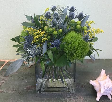 Masculine Floral Centerpieces, Masculine Flower Arrangements Men, Manly Flower Arrangements, Manly Floral Arrangements, Flower Arrangement For Men, Fathers Day Flowers Arrangements, Floral Arrangements For Men, Masculine Flower Arrangements, Masculine Florals